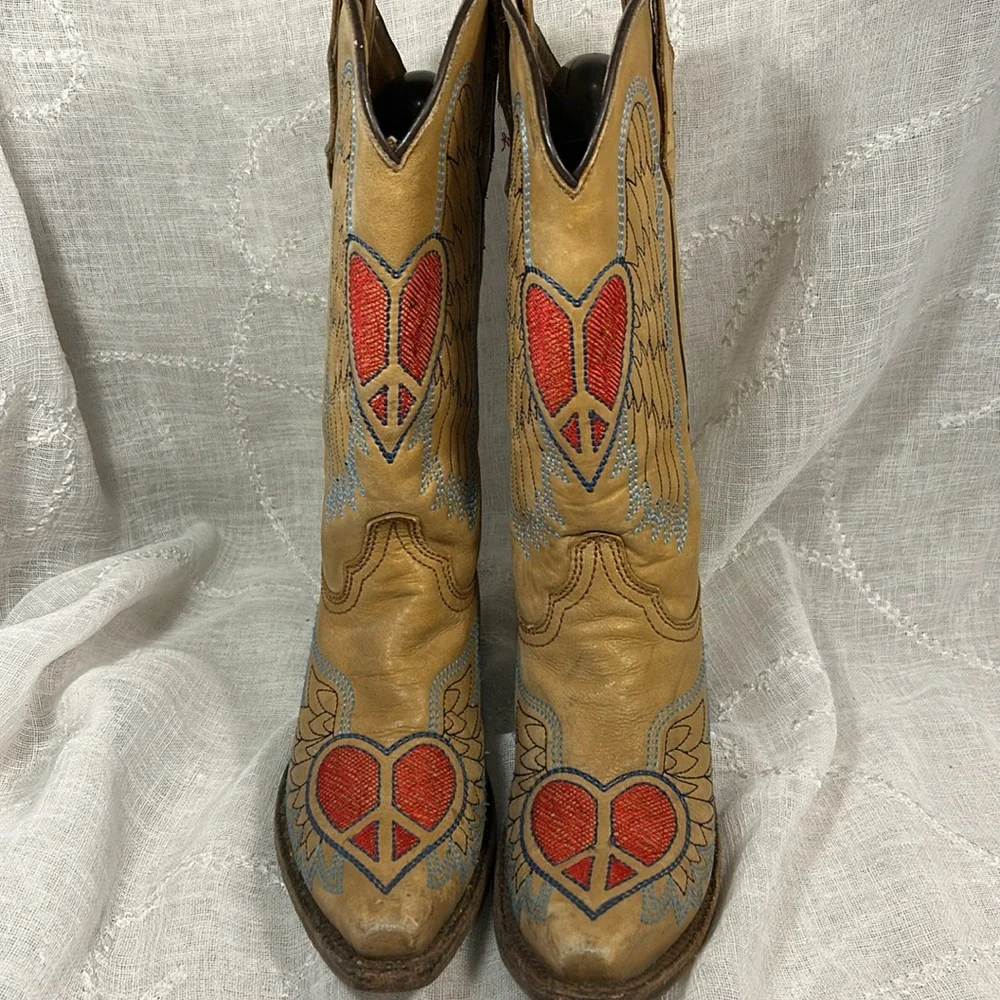 Corral vintage heart angel wings leather cowboy boots